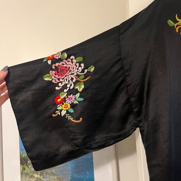 Golden Bee Silk Robe - Picture 2 of 7